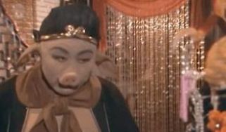 渣渣辉你回去问问阿姨就问她过年要女婿吗GIF表情包分享