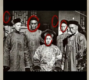 《看不见的真相》诡异深宫合影怎么过？诡异的合影中你能找出几处异常？